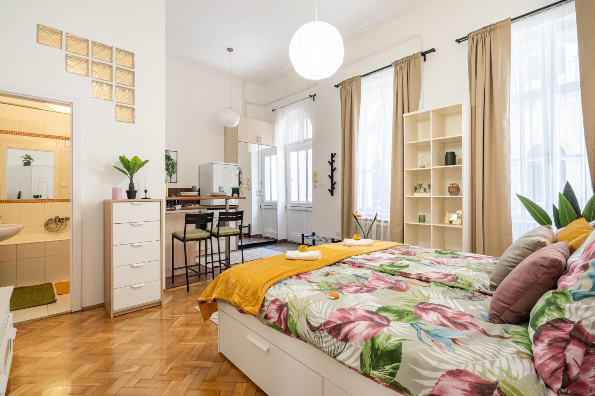 Cosmopolitan Studio - Chic Getaway In A Fancy Neighbourhood Budapest Esterno foto