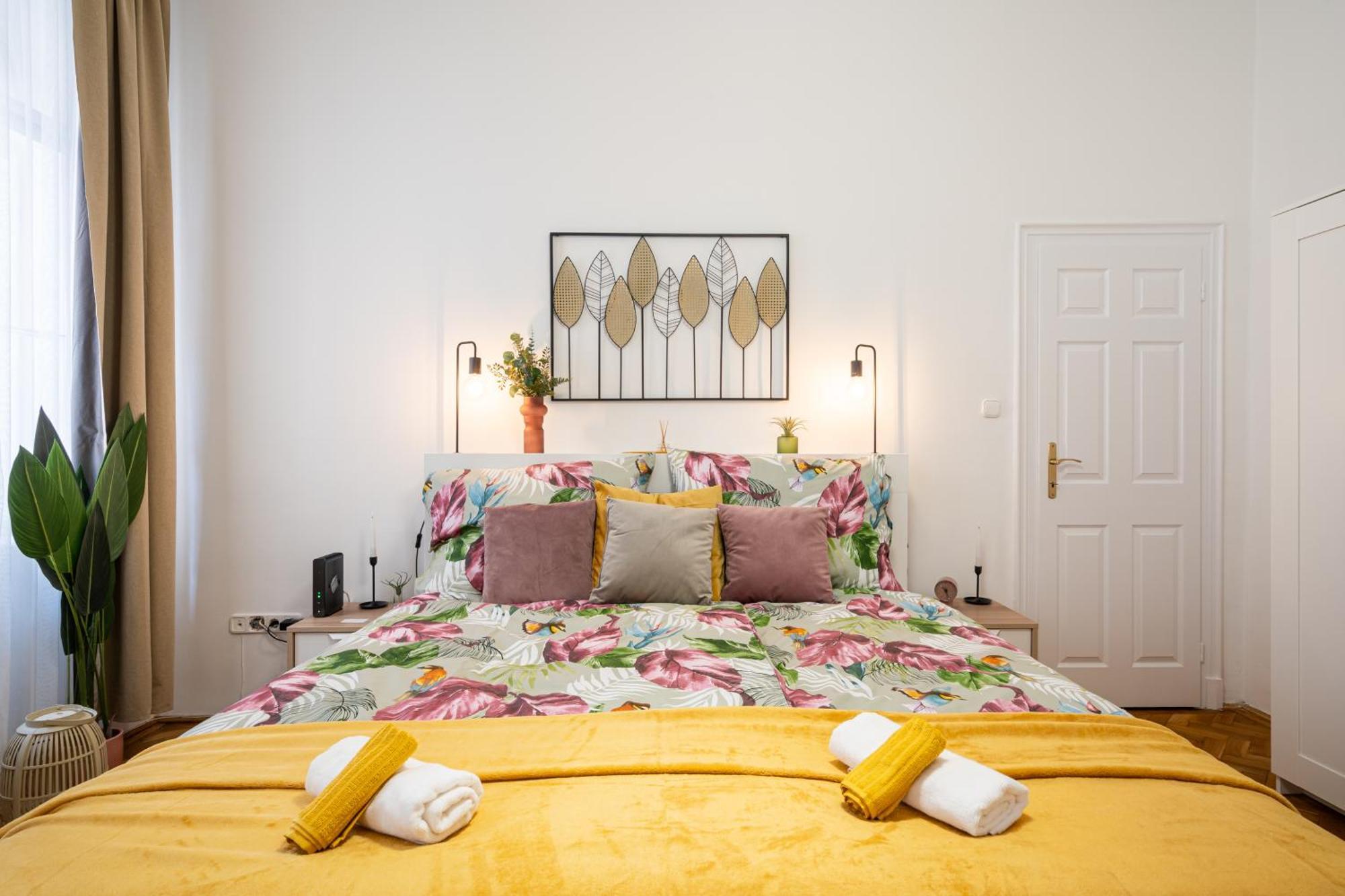 Cosmopolitan Studio - Chic Getaway In A Fancy Neighbourhood Budapest Esterno foto