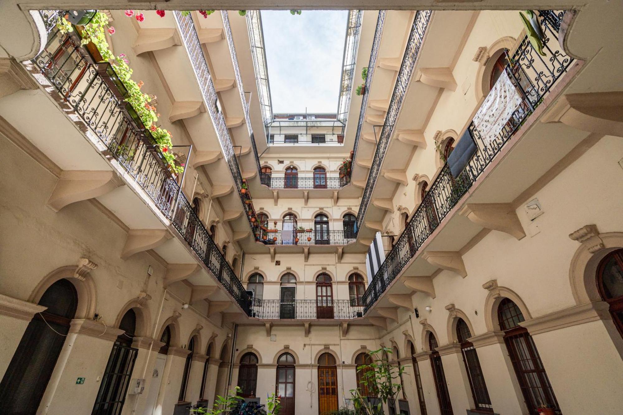 Cosmopolitan Studio - Chic Getaway In A Fancy Neighbourhood Budapest Esterno foto